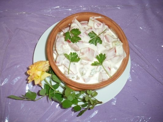 Salata de vara (rosii cu iaurt)