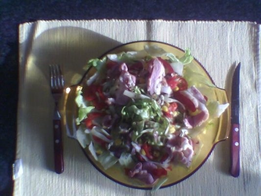 Salata cu  Knorr ardei si verdeturi