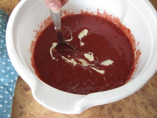 Tort cu spuma de capsuni