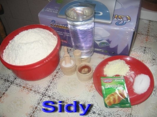 Paine facuta in masina de paine