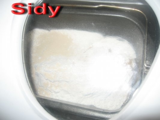 Paine facuta in masina de paine