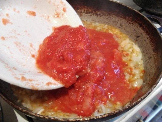 Pui cu rosii si masline