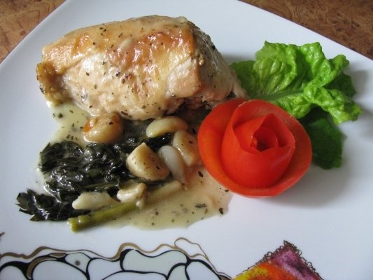 Pui la cuptor cu 20 de catei de usturoi