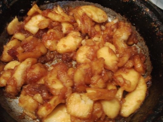 Strudel cu capsuna si mar caramelizat