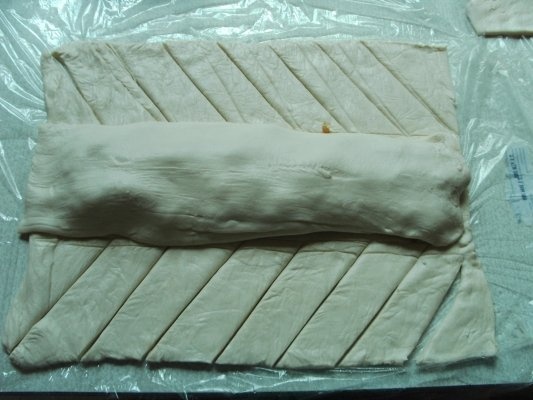 Strudel cu capsuna si mar caramelizat