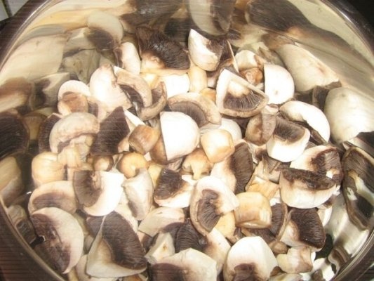 Ciuperci cu smantana si patrunjel