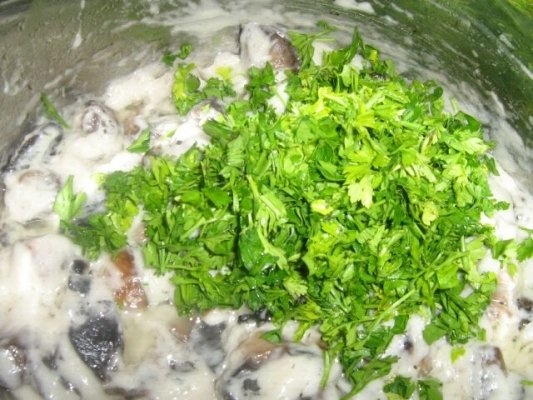 Ciuperci cu smantana si patrunjel