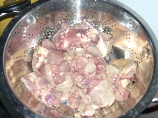 FICATEI DE PUI CU MAMALIGUTA SI SMANTANA