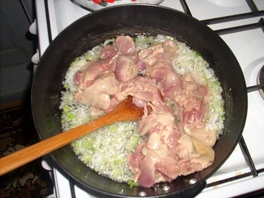 FICATEI DE PUI CU MAMALIGUTA SI SMANTANA