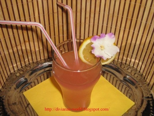 Suc din petale de trandafir rosu