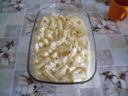 PASTE CU BRANZA SI CIOCOLATA