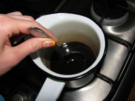 Inghetata cu mascarpone, vin si sirop cu stafide