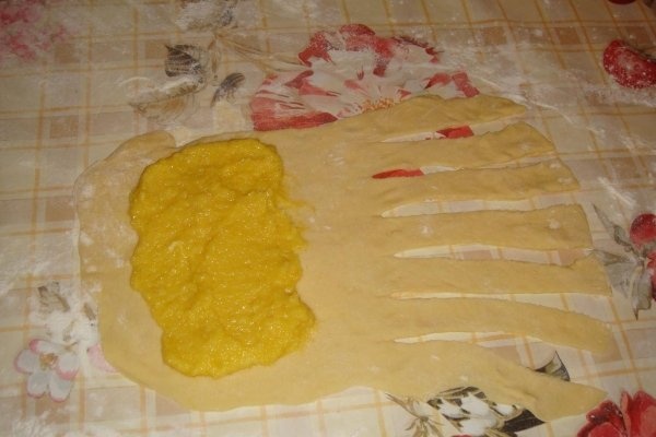 Cornuri cu fondant de mere