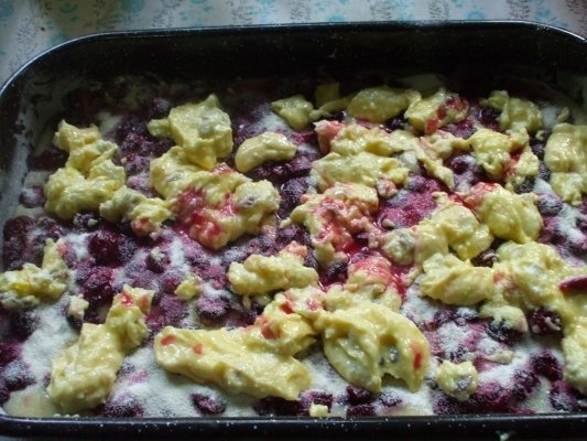 Placinta cu visine si branza de vaci