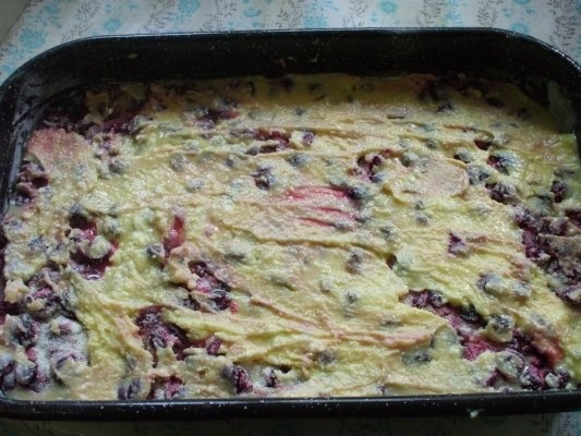 Placinta cu visine si branza de vaci