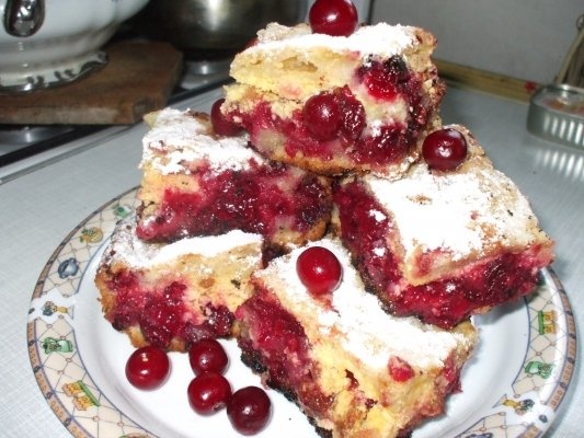 Placinta cu visine si branza de vaci