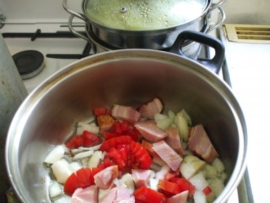 Fasole verde cu afumatura si cabanos