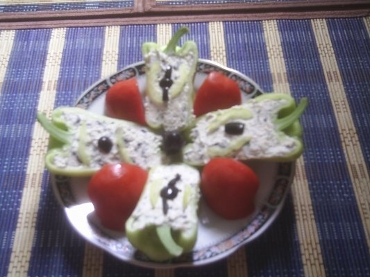 ARDEI UMPLUT CU PASTA DE BRANZA SI MASLINE