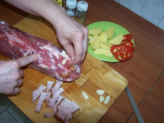 Friptura de porc cu cartofi natur