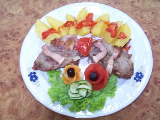 Friptura de porc cu cartofi natur