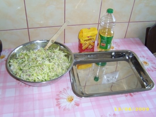 Budinca de dovlecei cu carne de pui