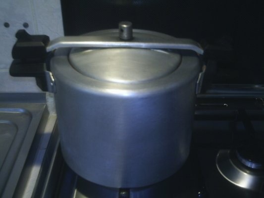 RASOL DIN CARNE DE VITEL CU LEGUME ASORTATE