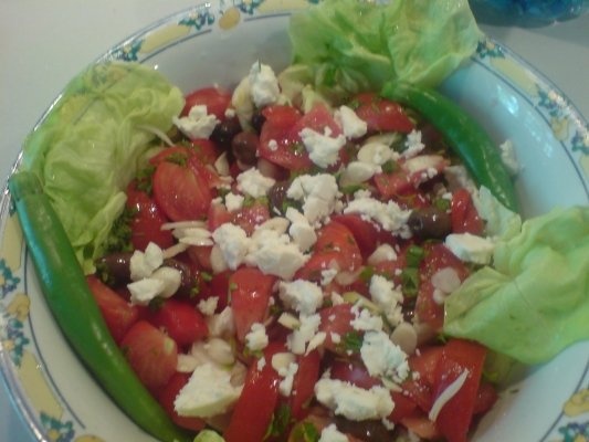 Salata de rosii cu masline grecesti