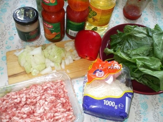 Sarmalute de manzat in frunze diferite