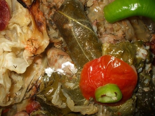 Sarmalute de manzat in frunze diferite