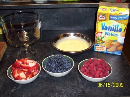 Lemon-Berry Triffle -   Desert cu fructe