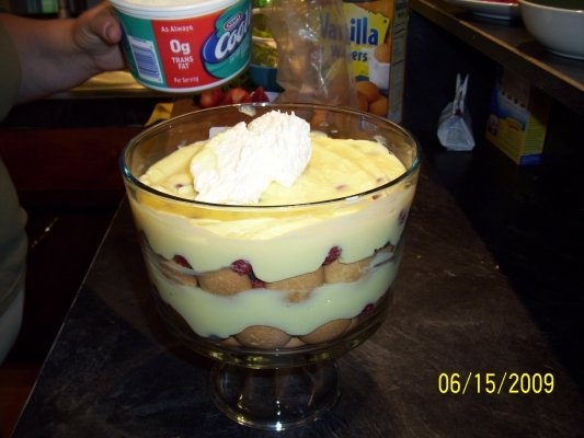 Lemon-Berry Triffle -   Desert cu fructe