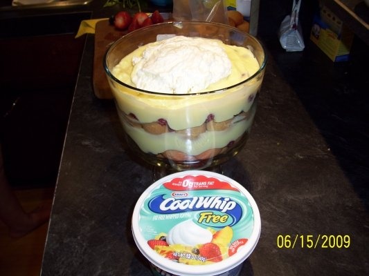 Lemon-Berry Triffle -   Desert cu fructe