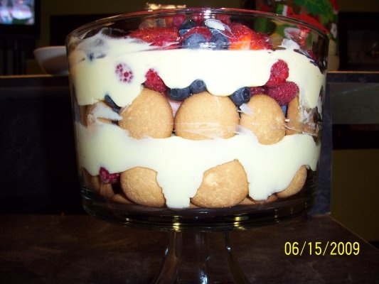 Lemon-Berry Triffle -   Desert cu fructe