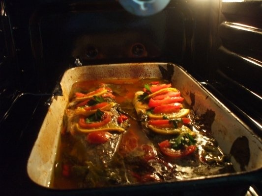 Pastrav cu portocale si sos picant