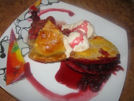 Placinte crocante cu cirese si visine