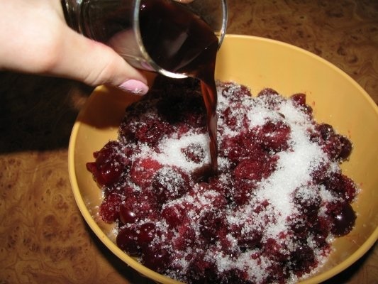 Placinte crocante cu cirese si visine