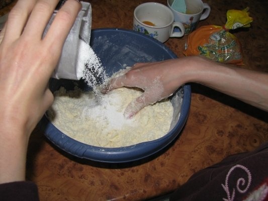 Placinte crocante cu cirese si visine