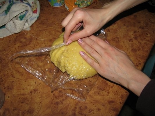 Placinte crocante cu cirese si visine