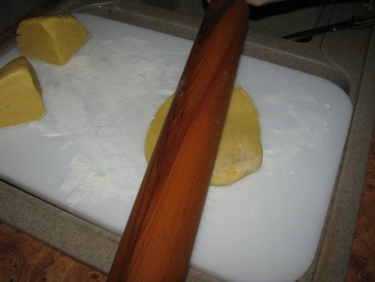 Placinte crocante cu cirese si visine