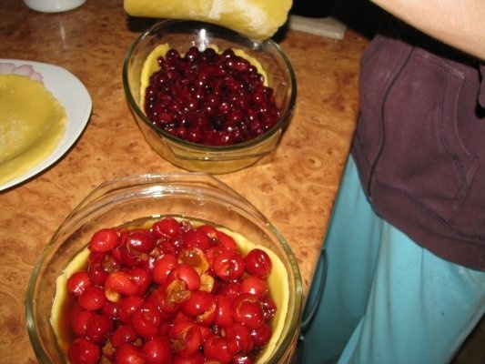 Placinte crocante cu cirese si visine