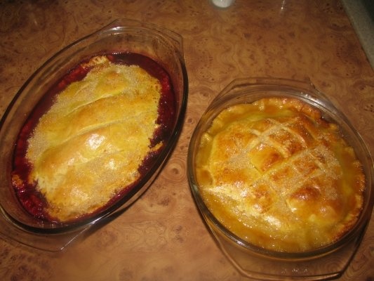 Placinte crocante cu cirese si visine