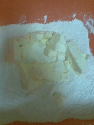 TARTA CU MERE SI MANGO