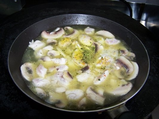 Ciulama de pui cu mamaliguta