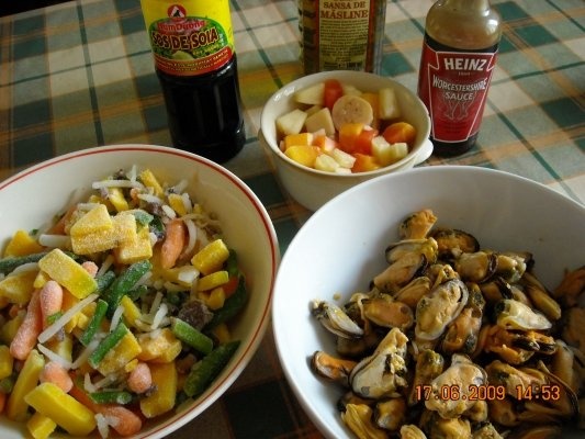 Scoici cu legume-Wok