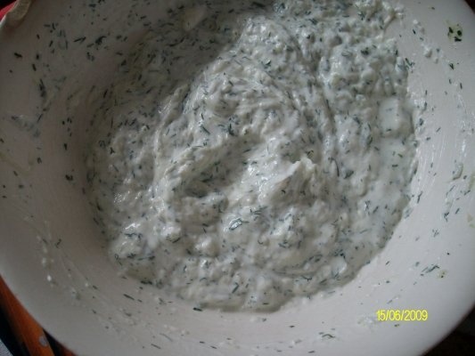 Pangasius cu dovlecei si sos Tzatziki