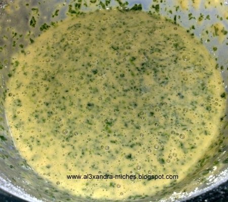 Ciorba din cuburi de omleta de ou cu spanac