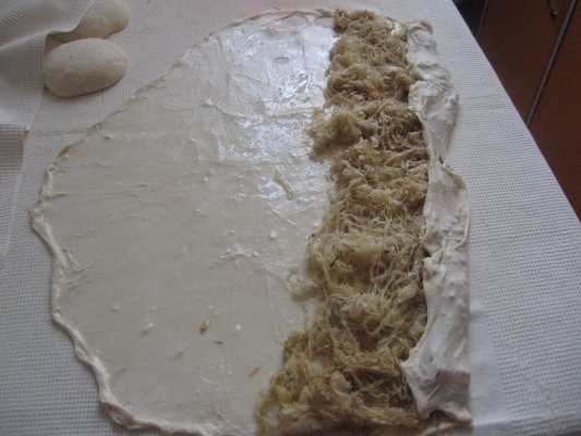 Placinta cu cartofi, varza sau branza