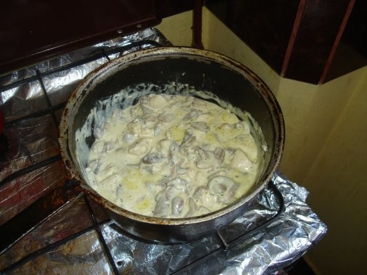 Pui cu ciuperci si smantana