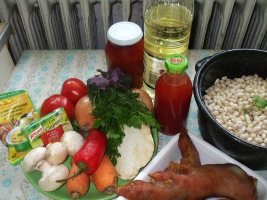 Ciorba de fasole cu afumatura