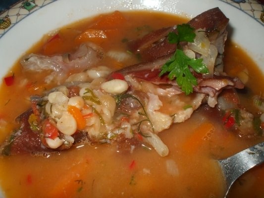 Ciorba de fasole cu afumatura